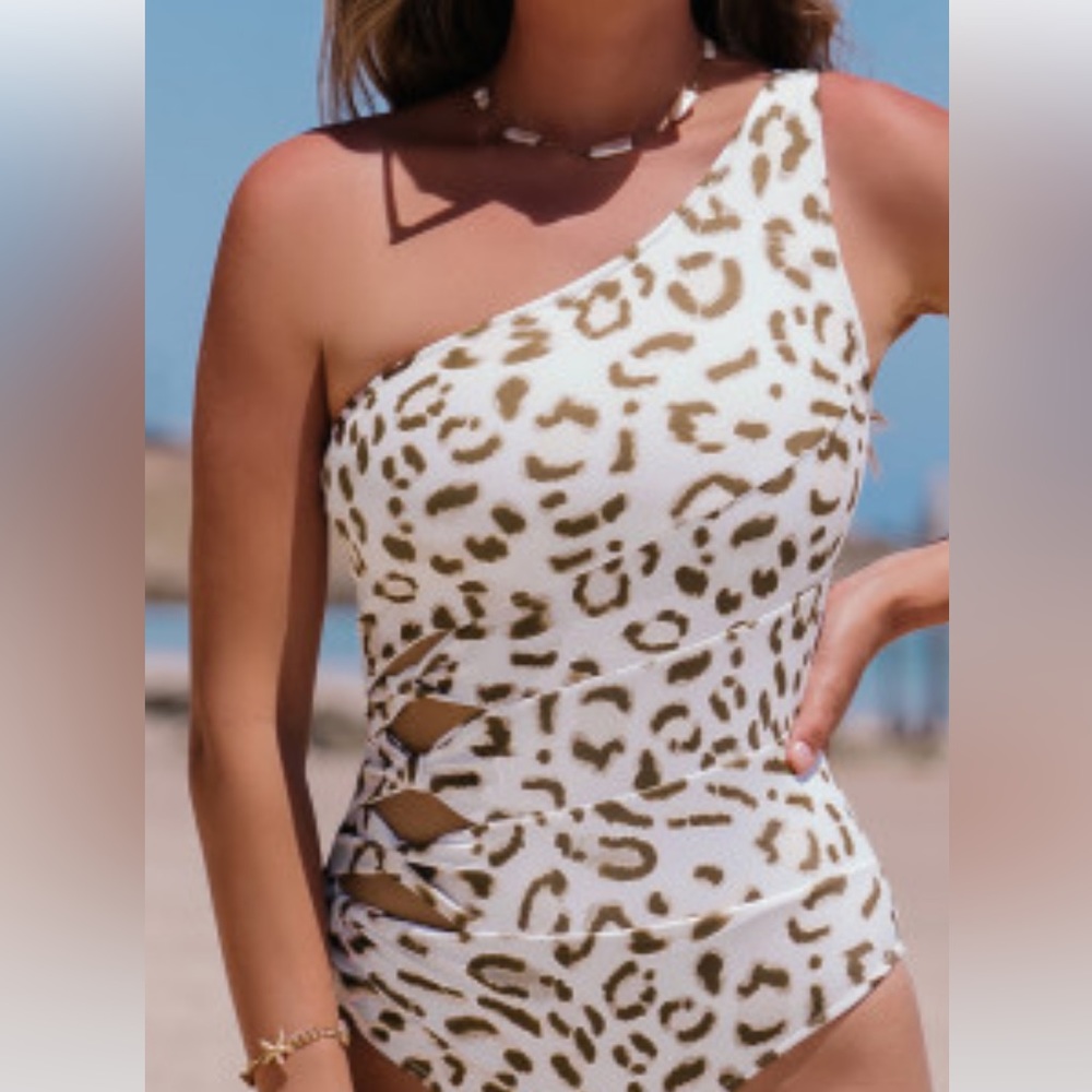 One Piece One Shoulder Cut Out Leopard Swimsuit
